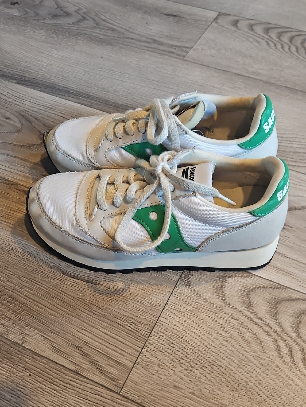 Saucony Unisex  White & Green Retro Runner Sneakers